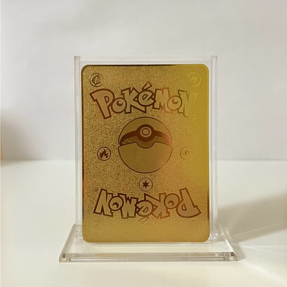 Pokémon Japanese Pikachu 023/028 Celebration 25 METAL GOLD CARD Collectible/Gift - Picture 2 of 3